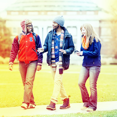 students walking on the Quad at Illinois